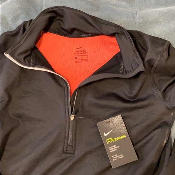 Women’s Nike pullover/quarter zip - Picture 2 of 2